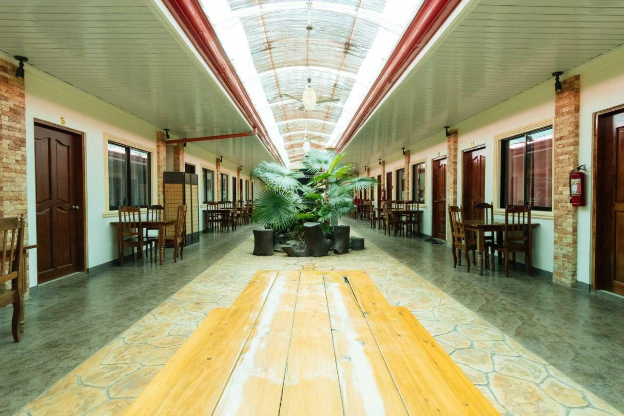 Reddoorz Premium Near Pristine Beach Puerto Princesa Exterior foto