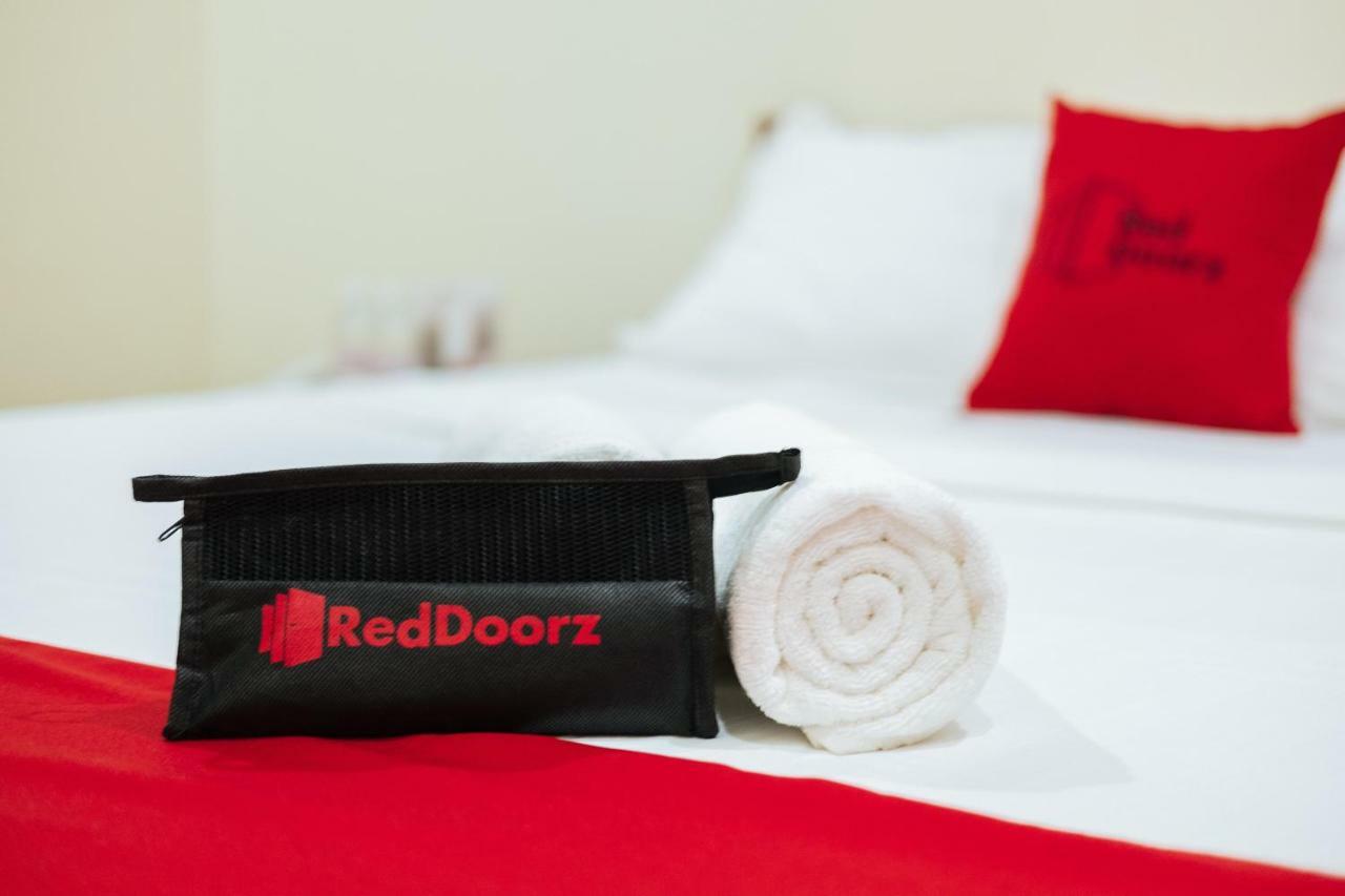 Reddoorz Premium Near Pristine Beach Puerto Princesa Exterior foto